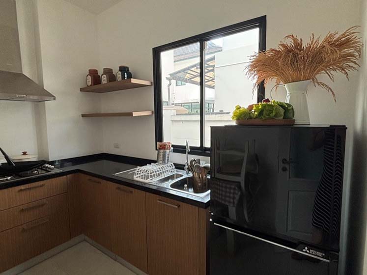 House with Shared Pool in Bangnatrad 